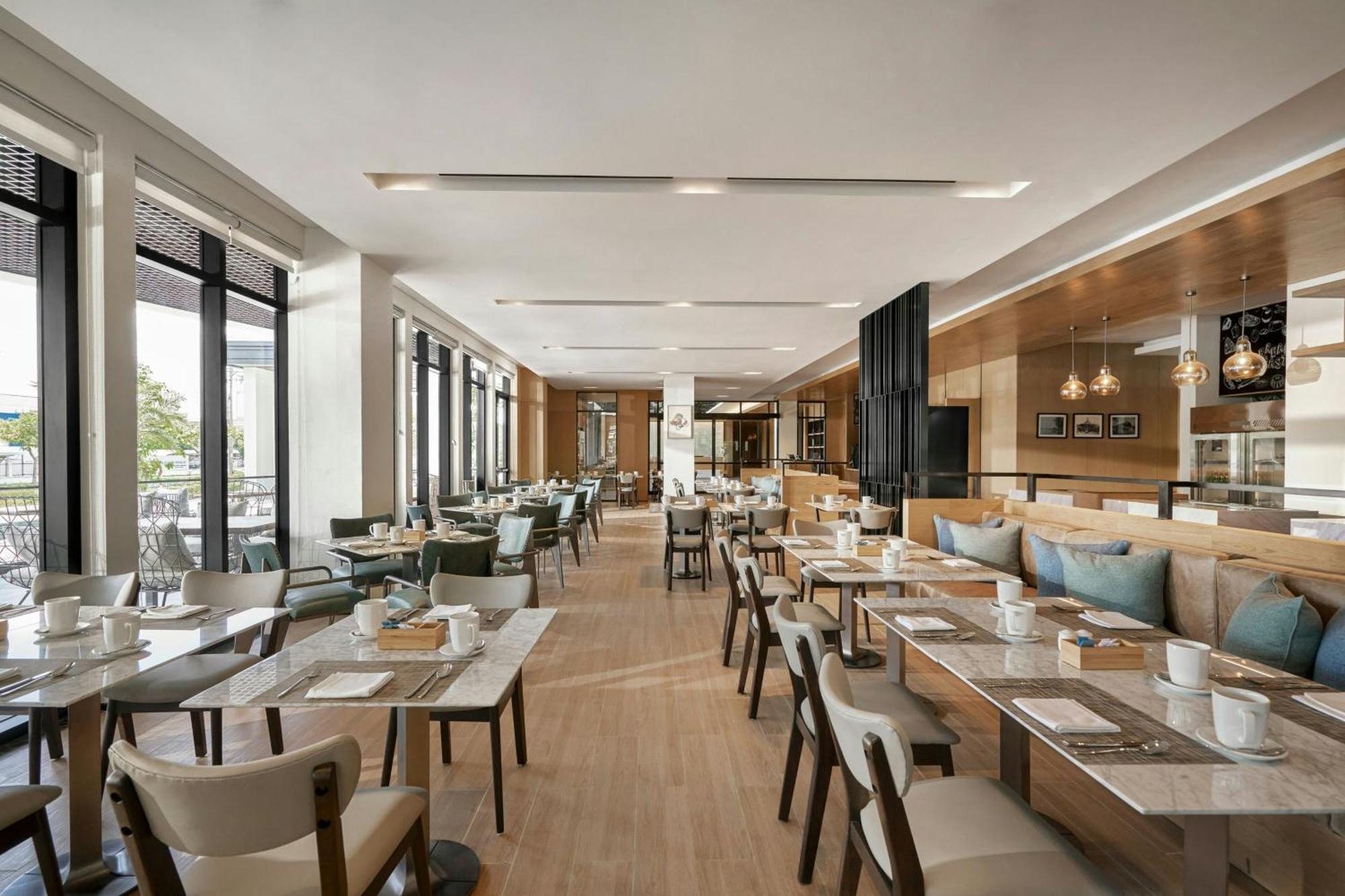 Отель Fairfield By Marriott South Binh Duong Thuan An Экстерьер фото